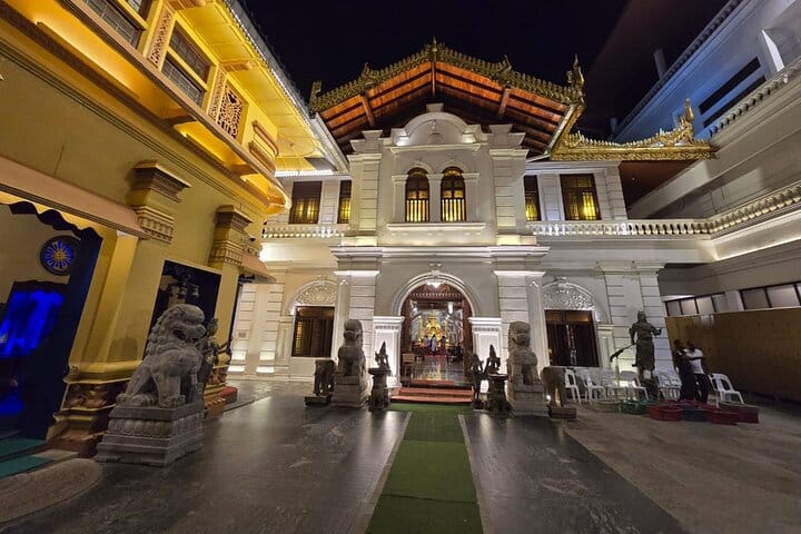 Explore Colombo Heritage and Cultural Temples Tour by Tuk Tuk