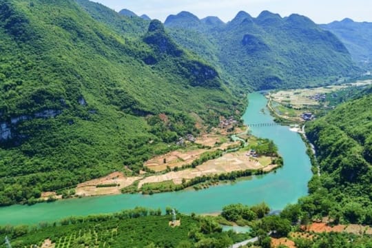 Private Day Tour to Xiatianxia Valley in Yangshan County from Guangzhou 