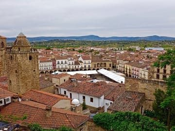 Trujillo Highlights: Pizarro’s City, Palaces & Medieval Castle