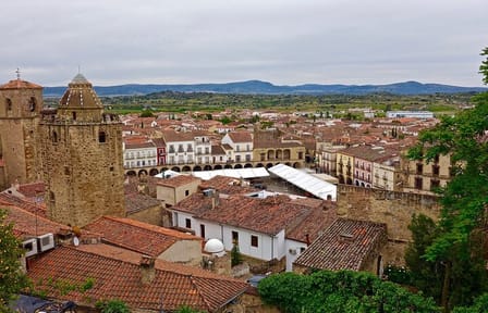 Explore Trujillo's Historic Palaces and Medieval Castle
