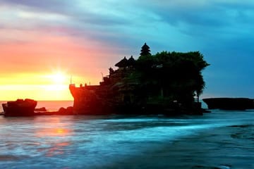Private Cultural Tour of Tanah Lot Temple at Sunset
