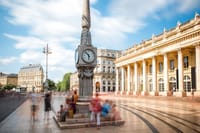 Bordeaux Old Town Exploration Game and Private Tour 6