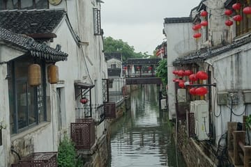 Brunch Walking Tour along Suzhou's Historic Pingjiang Road