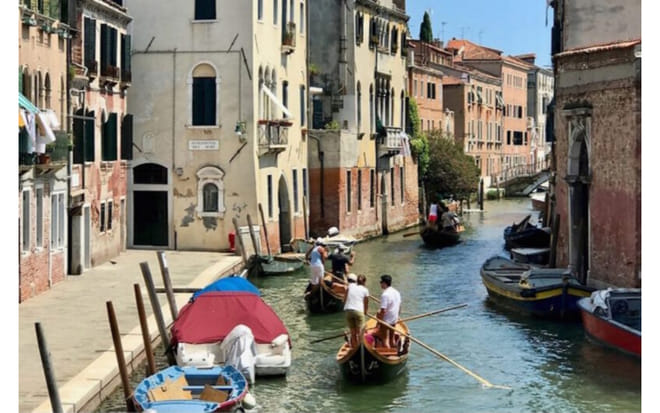 Private Venetian Lagoon Experience: Row Venice like a Local