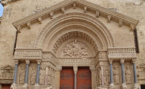 Private Historic Walking Tour of Arles, France