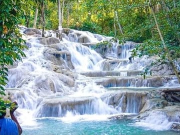 Half-Day Adventure Tour of Dunn's River Falls and Blue Hole in Ocho Rios