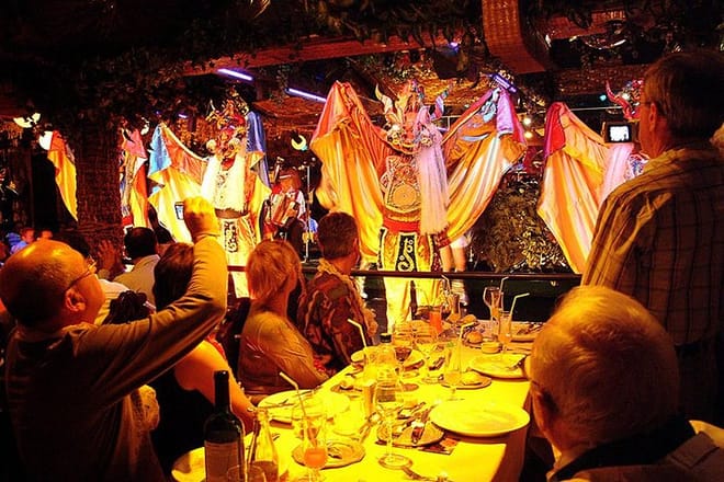 Private Night City Tour with San Cristobal Hill And Dinner Show
