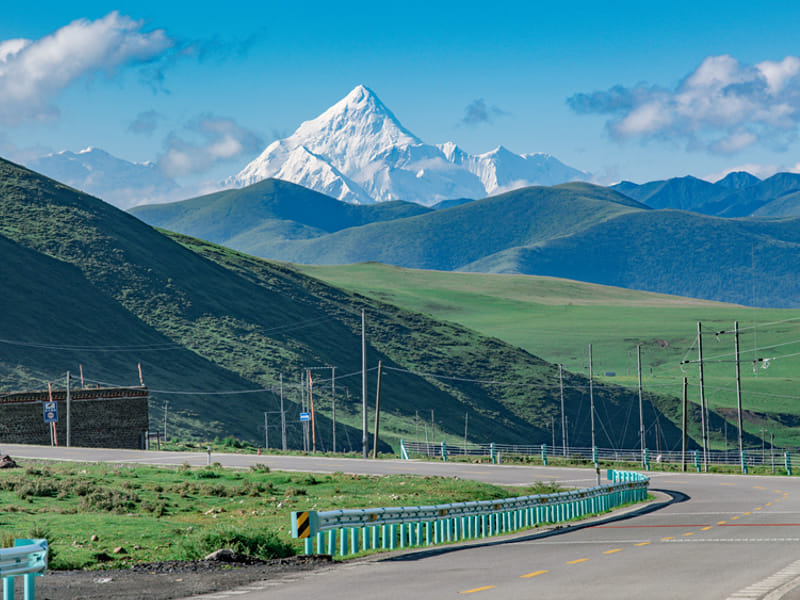 Western Sichuan Scenic Highway: 3-Day Private Tour to Tagong, Moon Lake & the Snow Mountains