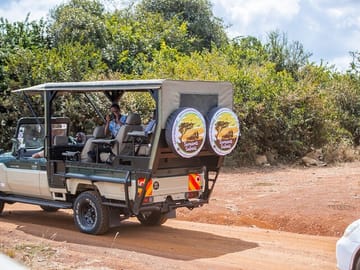 8 Seater Toyota Jeep