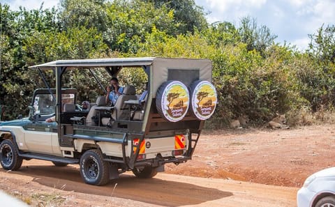 Nairobi National Park Game Drive in Open Safari Jeep