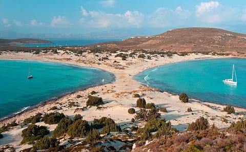 Mykonos Catamaran Cruise to Delos with Meal and Drinks