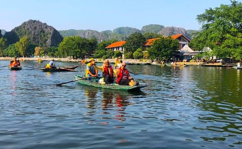 Hanoi: Luxury Private Tour Mua Caves,Local Family, Tam Coc,Hoa Lu
