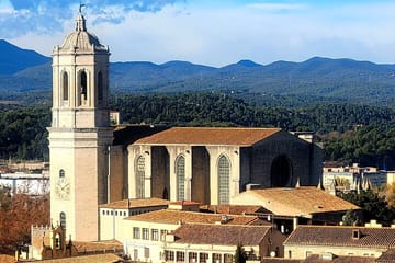 Private Walking Tour of Girona's Historic Sites and Landmarks