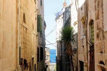 Private Tour of Korčula Old Town with Wine Tasting