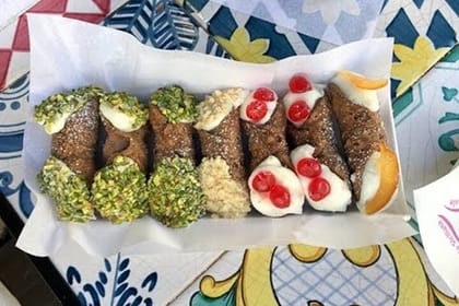 Rome Guided Food Market Tour with Authentic Trattoria Tastings