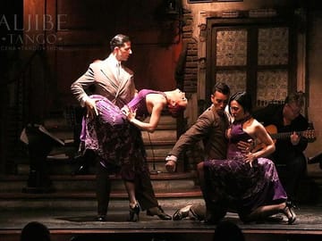 Early Tango Dinner Show in Buenos Aires with Optional Transfer