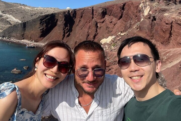 Private tour in Santorini with a local guide