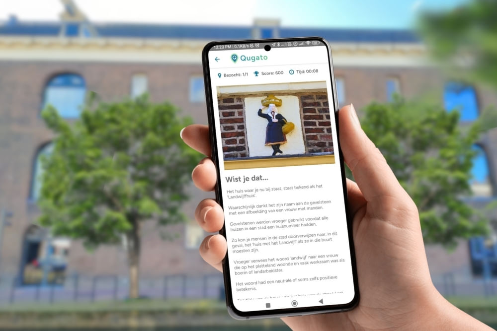 Photo of the Qugato app during the City Detective Delft scavenger hunt showing a fun fact.
