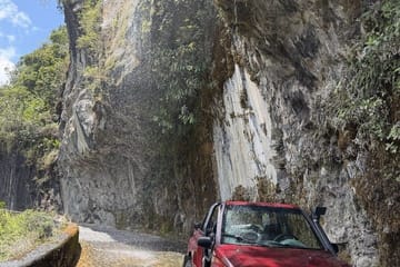 4x4 Vehicle Rentals for Scenic Tours in Baños, Ecuador