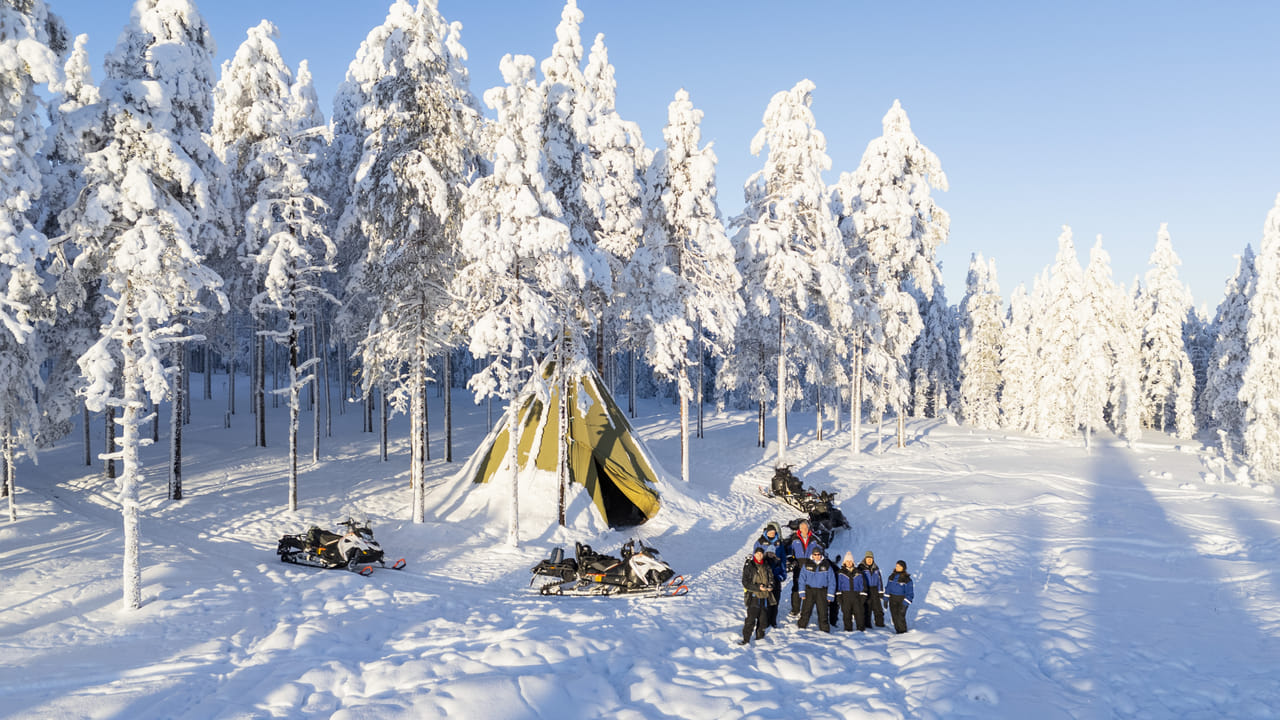 Snowmobile Driving Experience - Rovaniemi 9