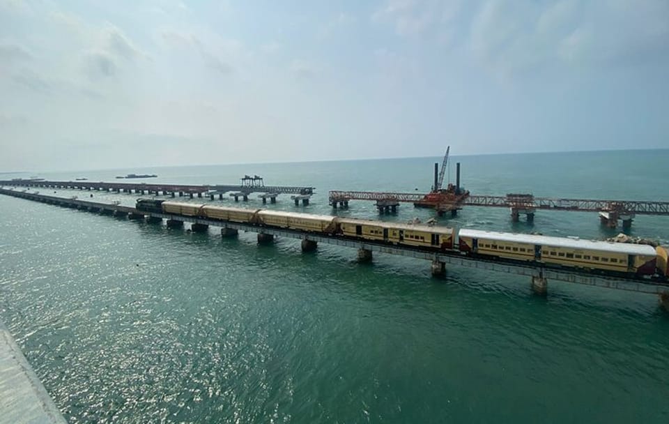 Temple Heritage of Tamil Nadu and Kerala Backwaters Tour