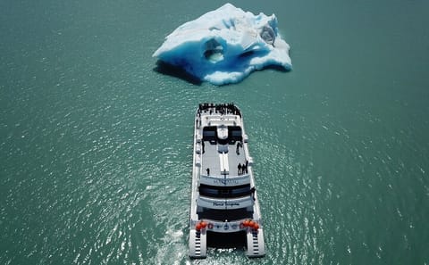 Gourmet Boat Tour of Perito Moreno Glacier in El Calafate
