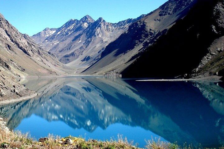 Laguna del Inca Portillo and Viña San Esteban Private Tour with Wine Tasting