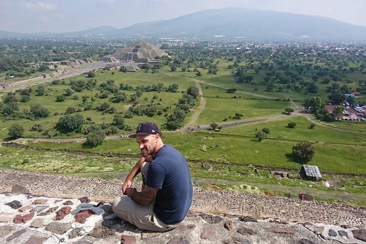 Private Tour Layover in Mexico know Teotihuacan and Guadalupe Shrine