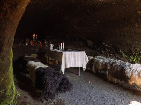 Private Cave Tour with Icelandic Food Tasting, photo 2