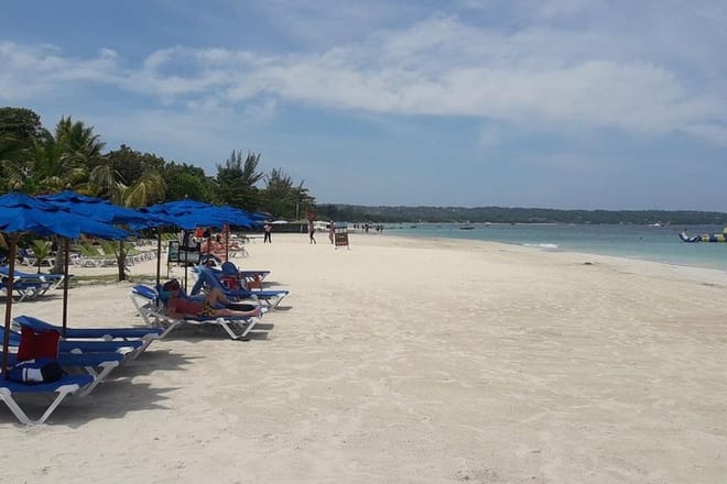 Beach at Negril Tree House