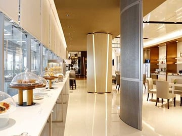 Suvarnabhumi Airport Miracle Lounge Access