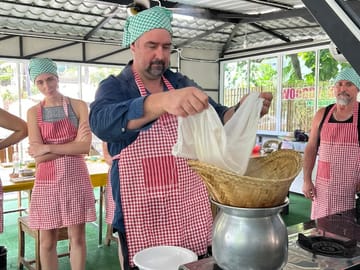 Phuket: Thai Cooking Class with Market Tour