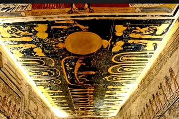 Full Day Tour of the Valley of Kings and Queens in Luxor