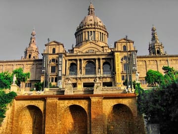 Private Full Day Cultural Tour of Barcelona's Iconic Landmarks