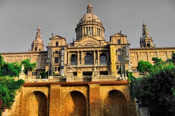 Private Full Day Cultural Tour of Barcelona's Iconic Landmarks