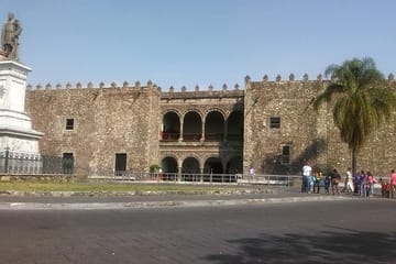 Private Day Tour of Xochicalco and Cuernavaca Highlights