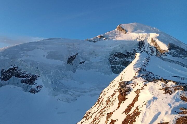 4 Days Swiss Alps Tour Zermatt, Jungfrau Region and Hidden Gems