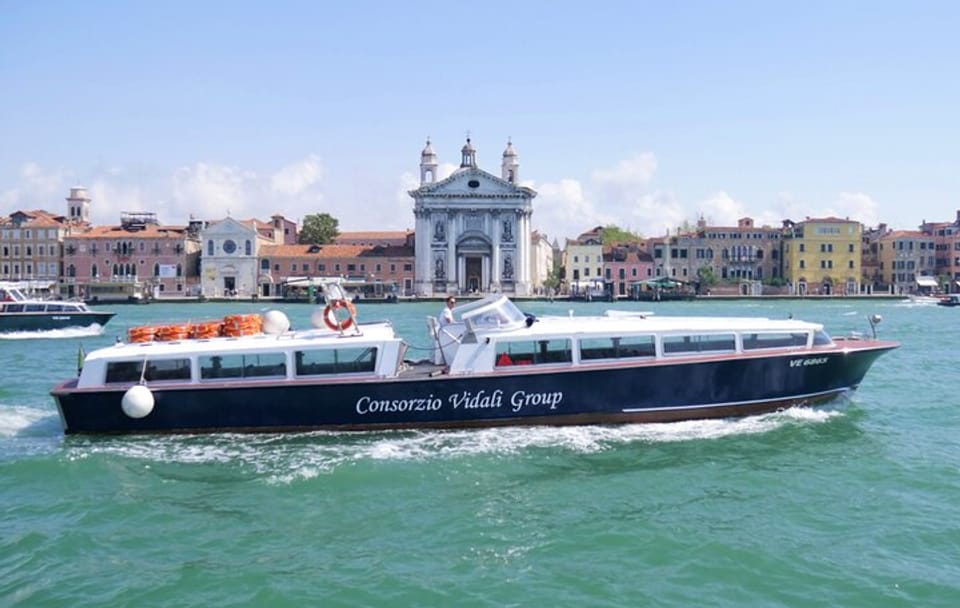 Private Boat Rental with Driver in Venice for 2.5 Hours