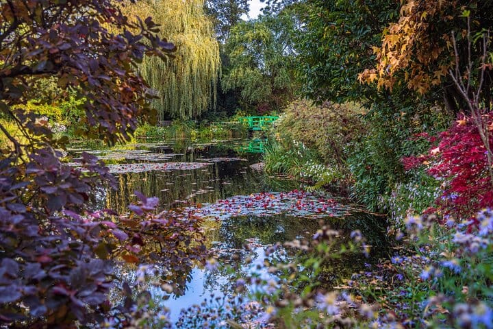 Audio Tour in Giverny and Versailles with Pick up and Drop off  3
