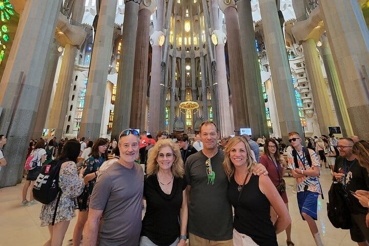 Barcelona Small Group Tour with Sagrada Familia, Park Güell and La Pedrera 2