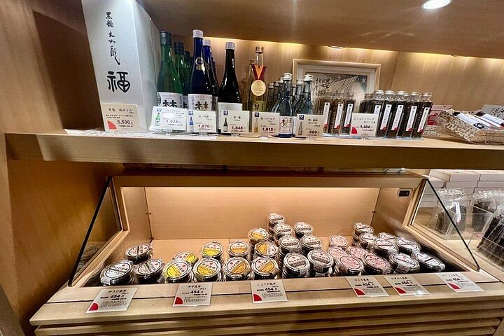 Dashi Drinking and Shopping Tour at Nihonbashi