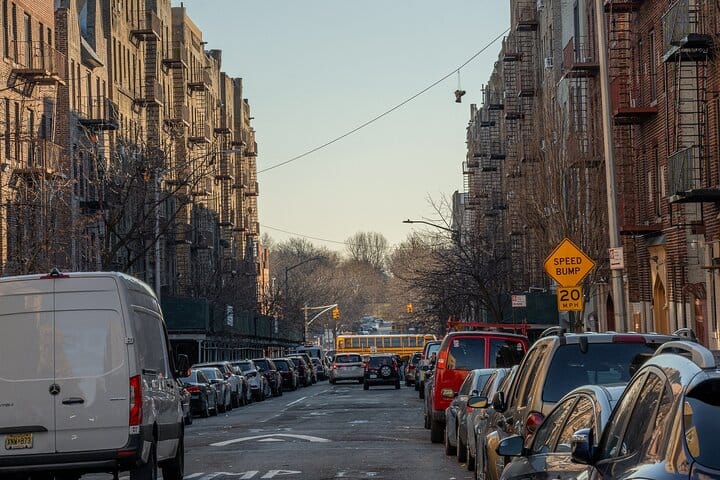 Contrasts Tour in New York City: English/Spanish