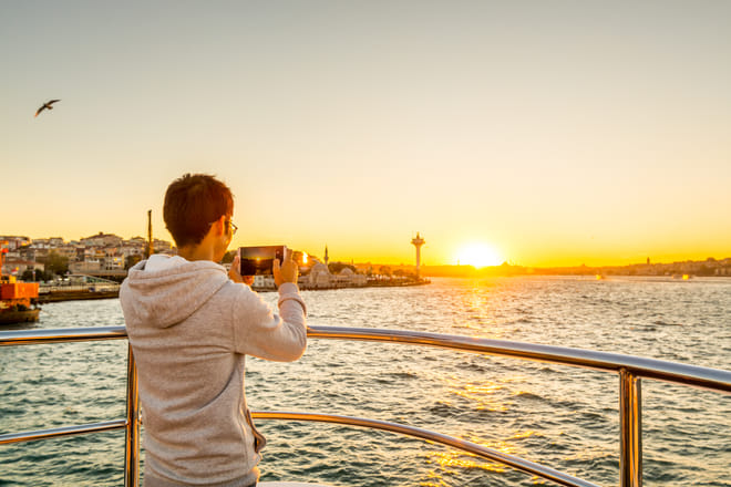 Bosphorus Sunset Yacht Cruise with Snacks and Refreshment 5