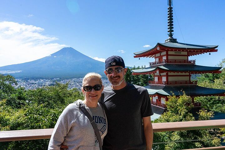 Mt. Fuji Private Sightseeing Tour with Local guide/photographer