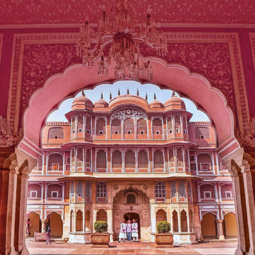 Body, Mind & Soul - Golden Triangle with Varanasi & Amritsar !!