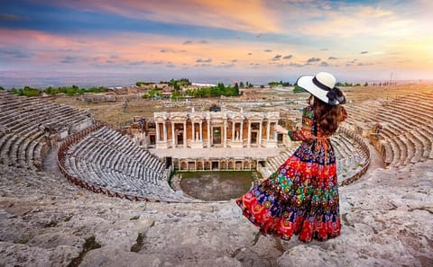 Pamukkale Day Trip with Small Group from İzmir