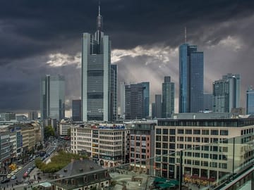 Frankfurt walking tour with a Professional Guide