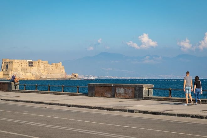 Lungomare Via Caracciolo