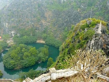 mua cave in Ninh Binh