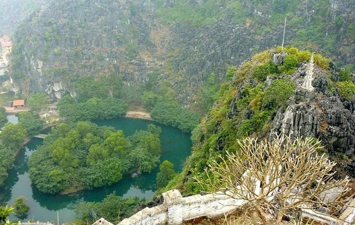 NINH BINH package tour in 2 days/ 1 night: visit world heritage site & eco tour